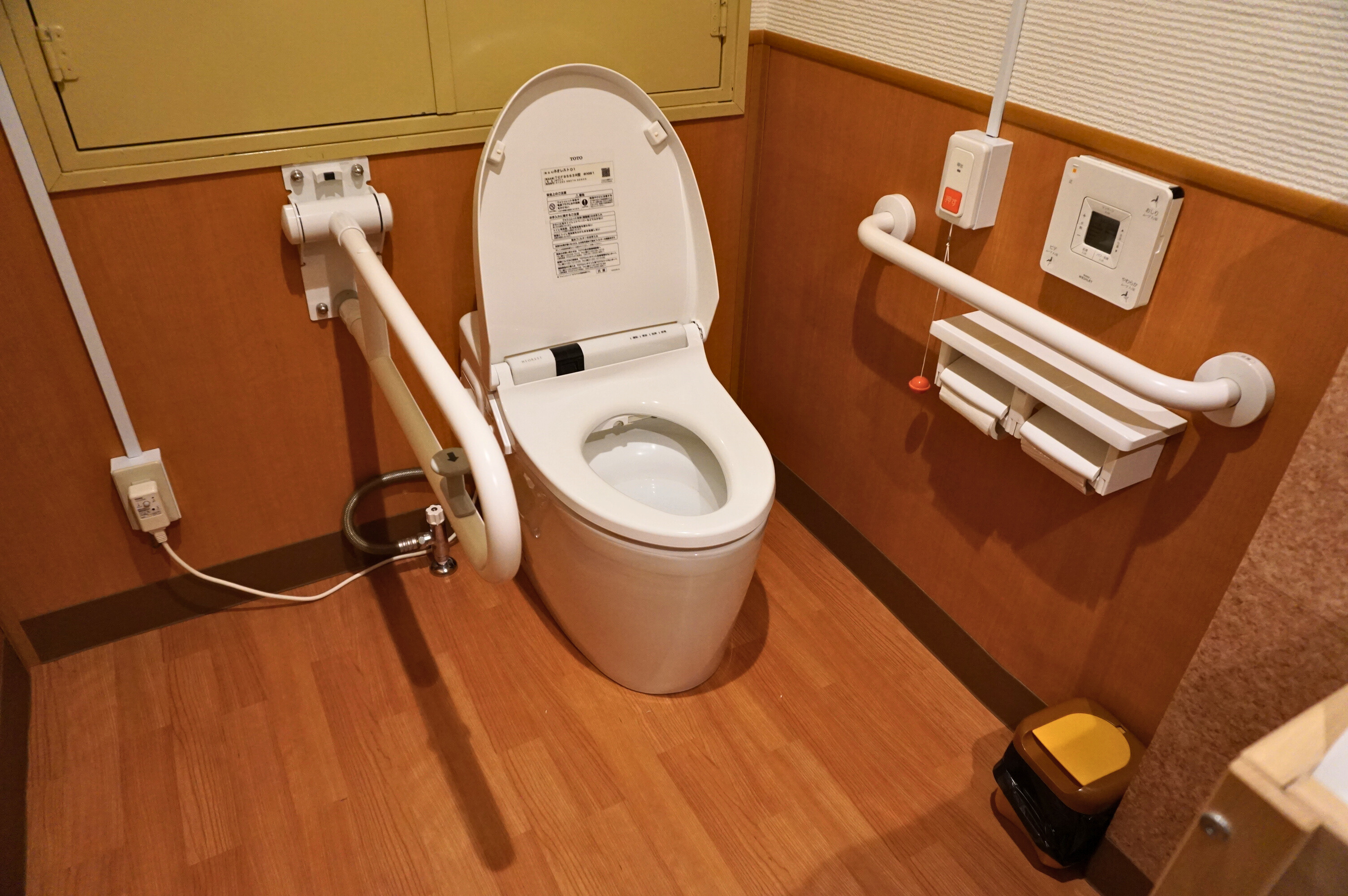 3階車いす対応トイレ