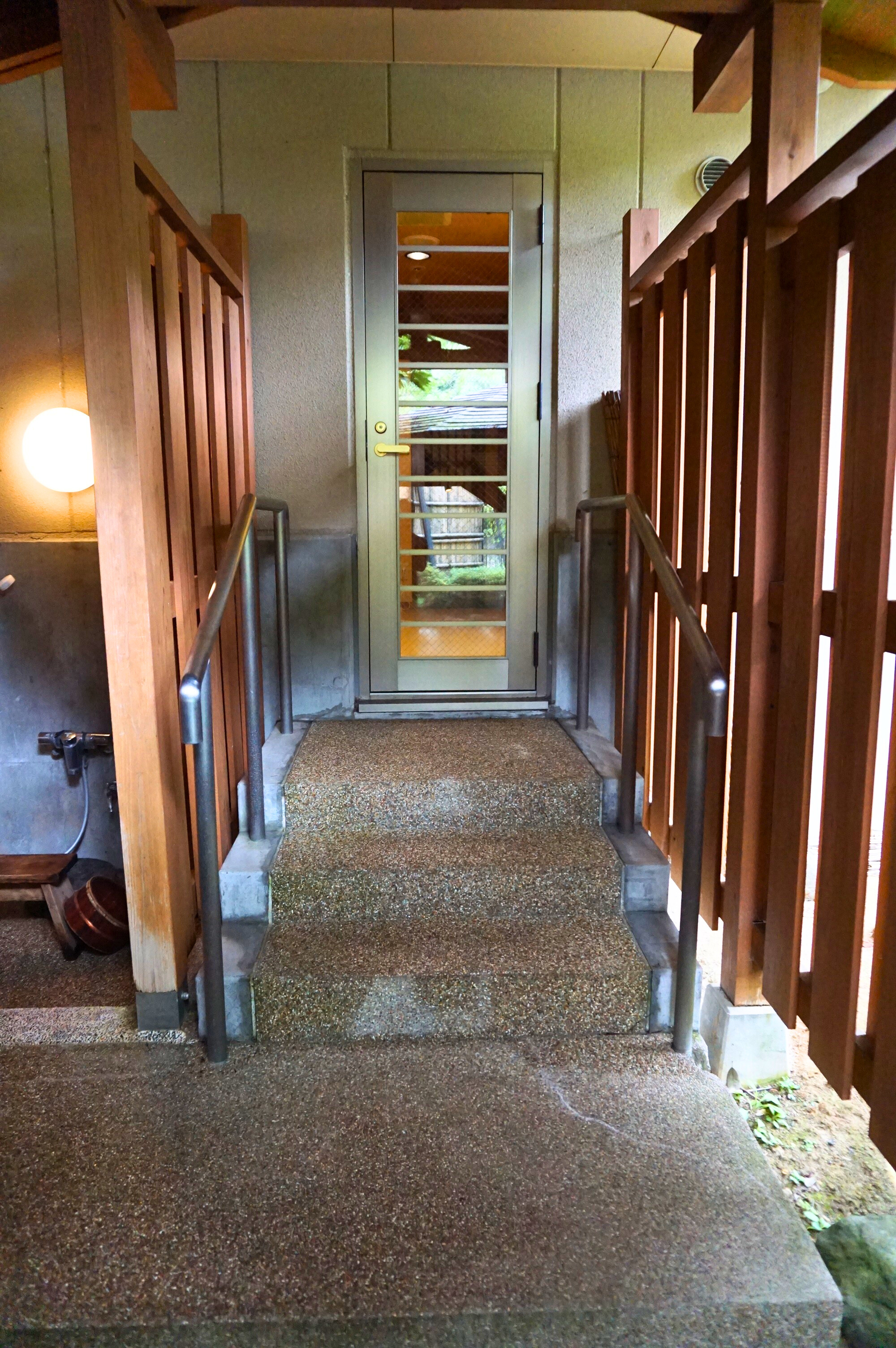 1階_渓流露天風呂