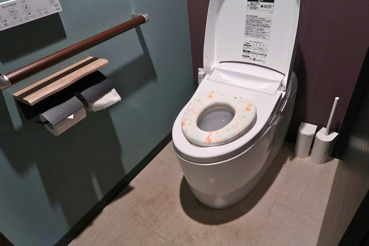 一般トイレ(幼児用補助便座あり)