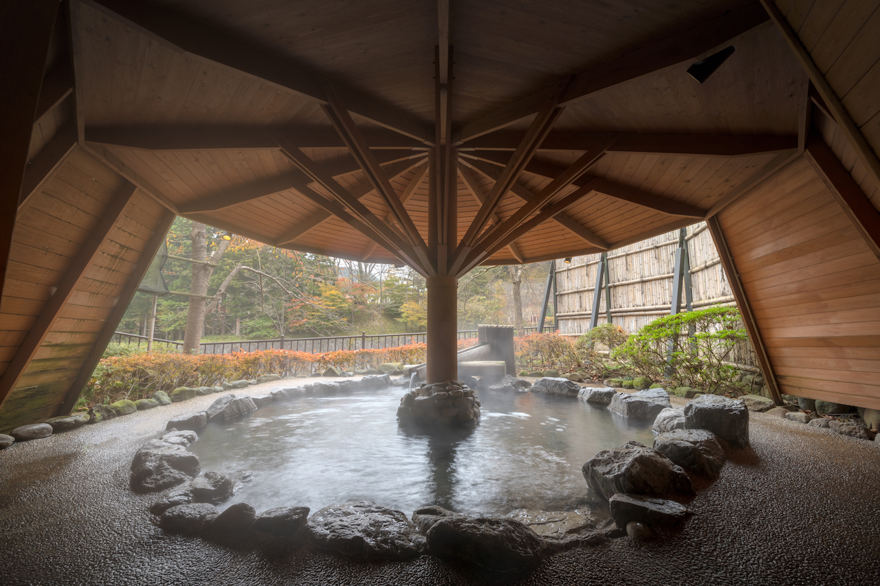 1階_渓流露天風呂