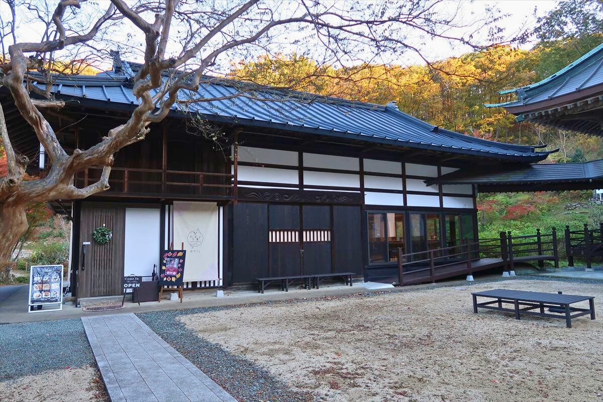 車いす利用者は寺カフェ 樹楽里寺巣のトイレのみ利用可能